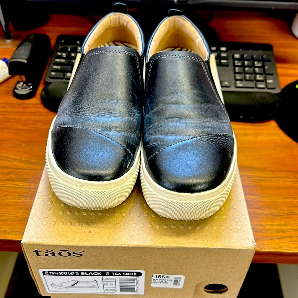 Taos Twin Gore Slip on all leather sneaker